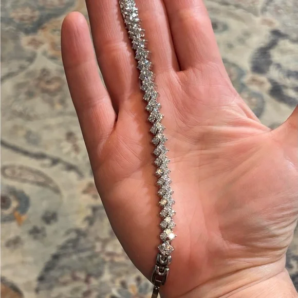 925 Sterling Silver plated White Zircon 7” Tennis Bracelet w/ Stainless Clasp - Picture 8 of 9